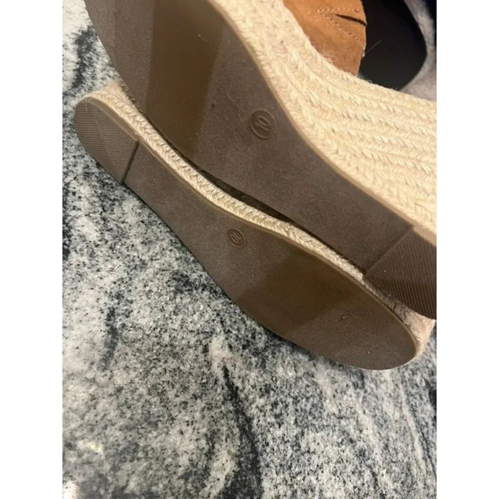 Universal Thread step into